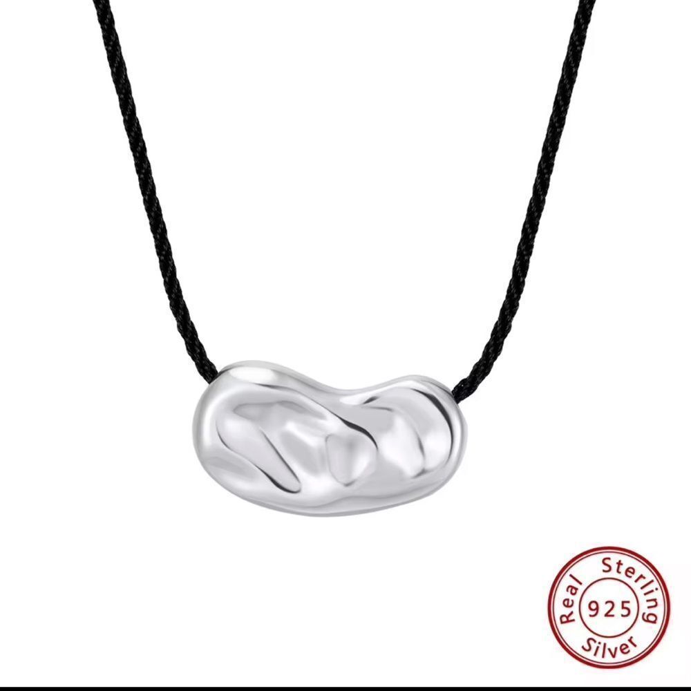ENA 925 Sterling Silver Pleated Bean Pendant Necklace